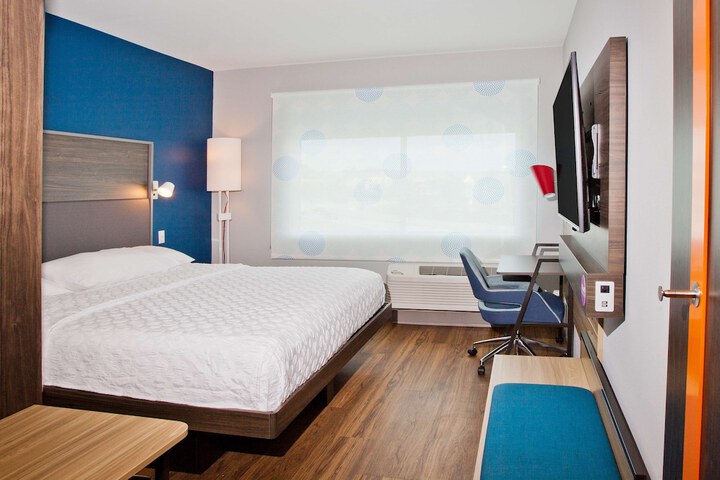 Room 33 of 45