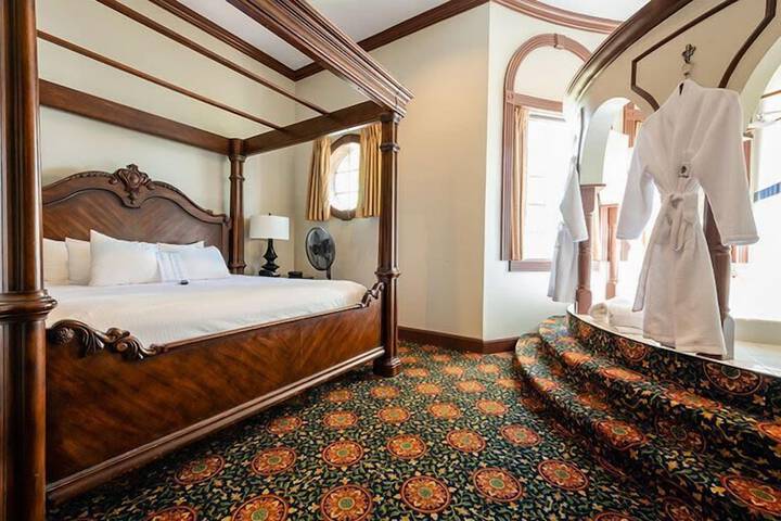 Room 52 of 151