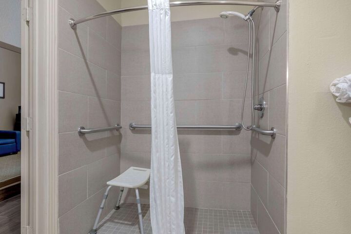 Comfort Suites Benbrook - Fort Worth Southwest