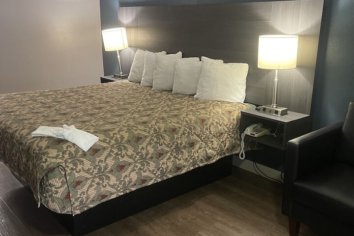 Room 30 of 35
