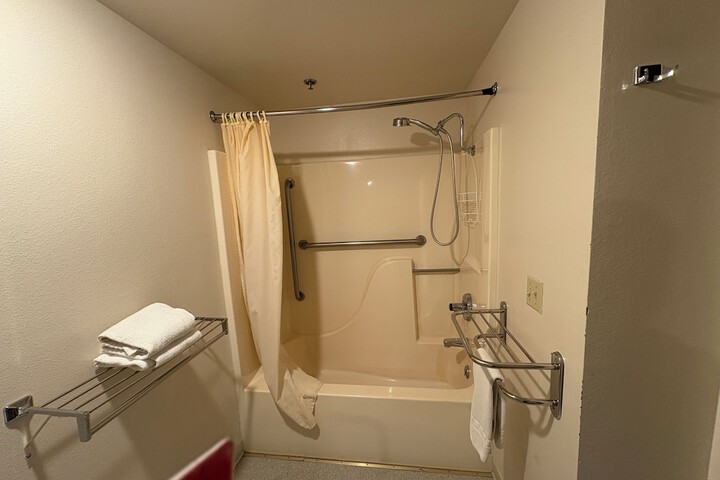 Room 10 of 26