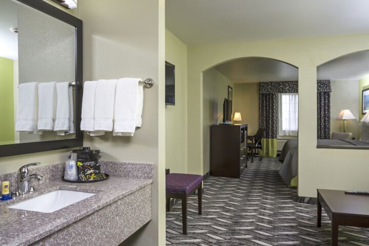 Room 20 of 27