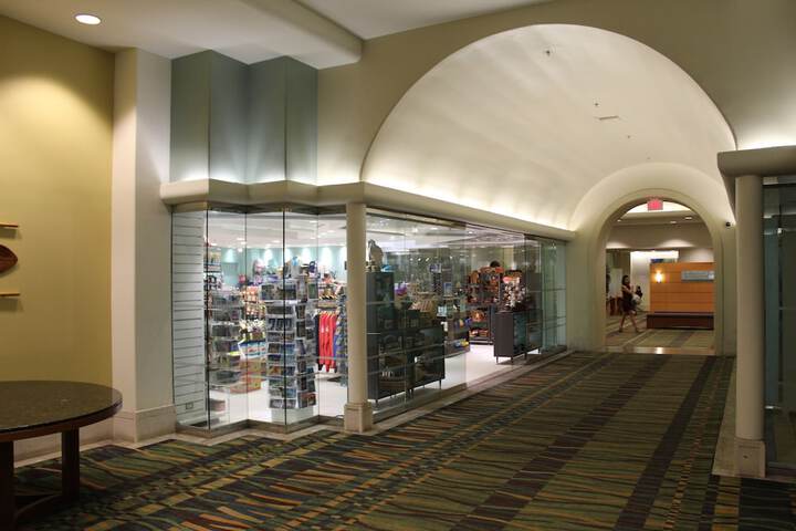 Ballroom/Hall 55 of 84