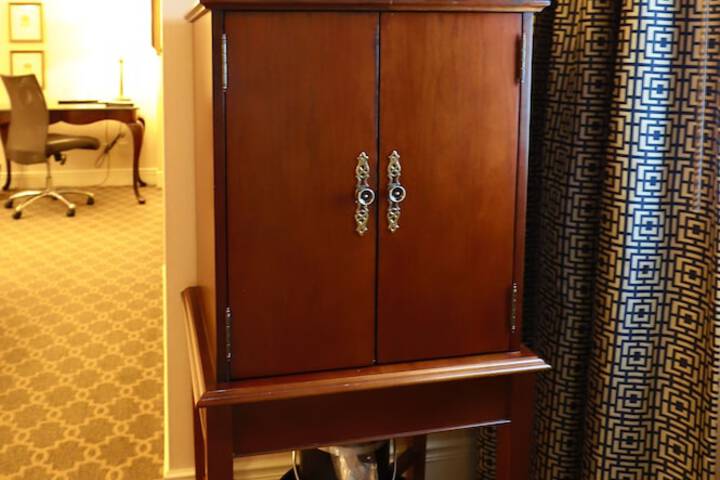 Hotel Roanoke & Conference Center Curio Collection by Hilton