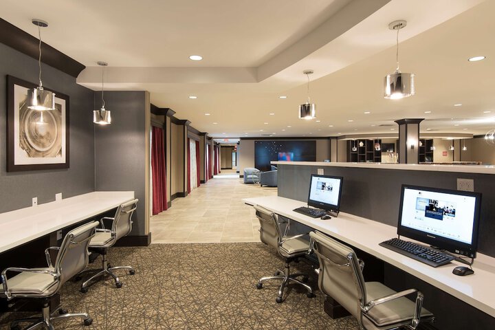 Business Center 39 of 39