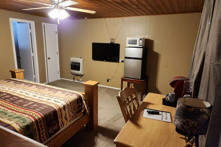 Eagle Nest Fly Shack and Lodge