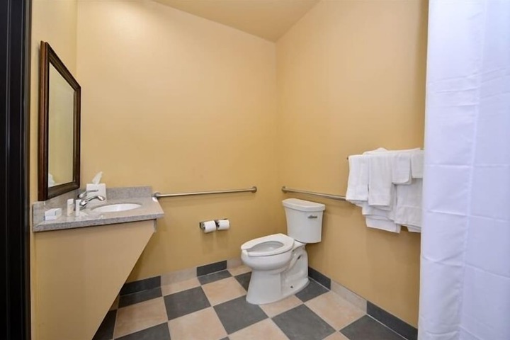 Room 25 of 42