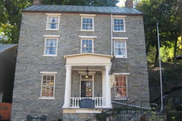 Towns Inn