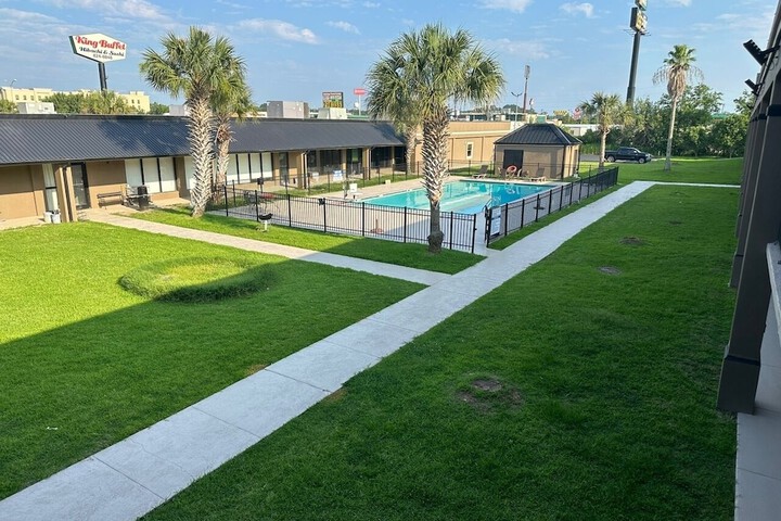 Pool 6 of 47