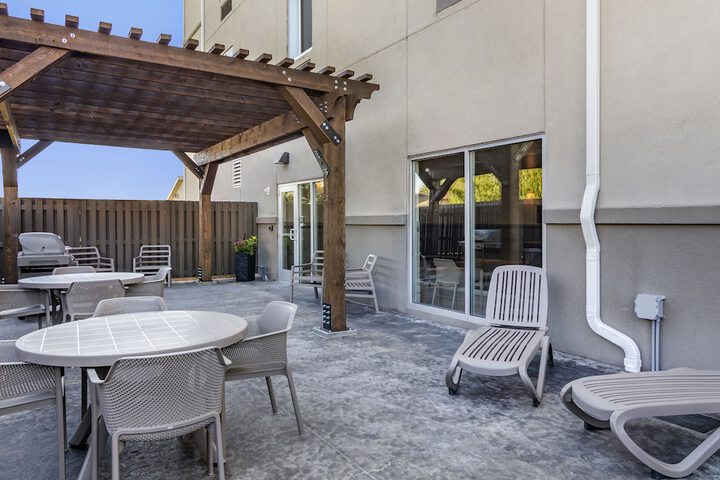 Terrace/Patio 32 of 33