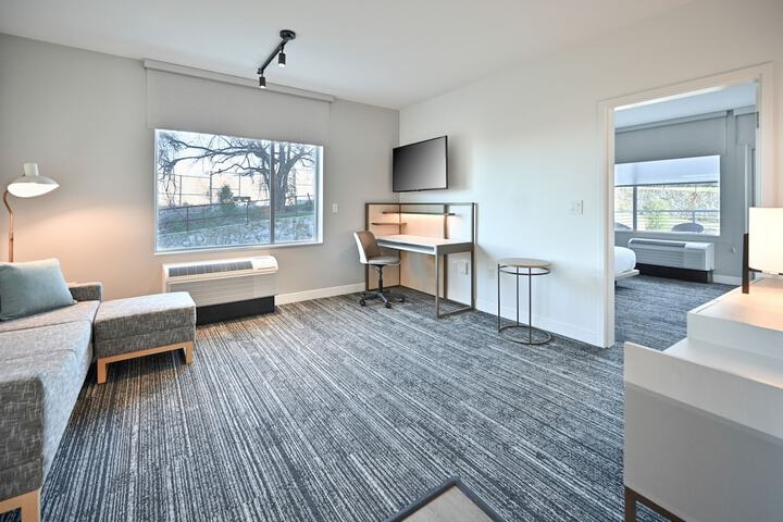Room 19 of 37
