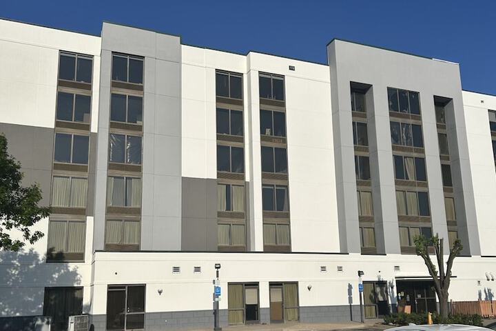 Hotel 2 of 27