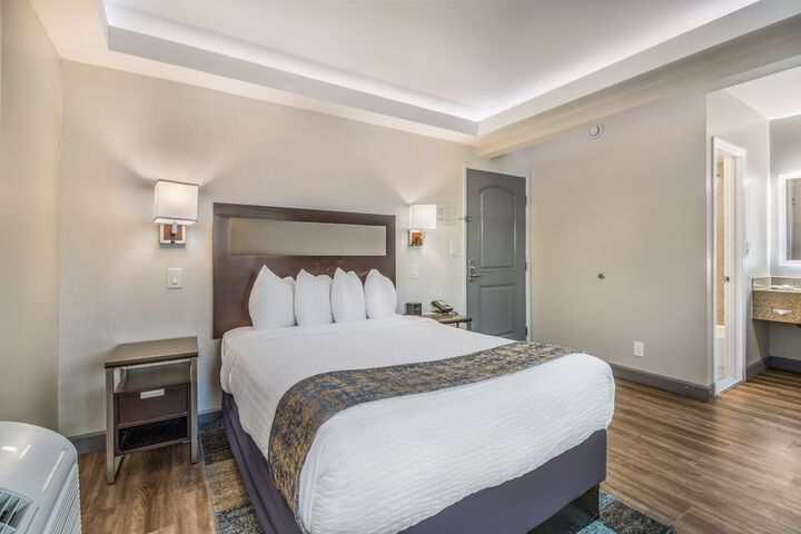 Room 9 of 17