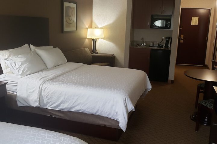 Holiday Inn Express Grove City by IHG
