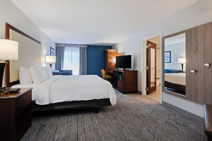Holiday Inn Express & Suites Cincinnati Riverfront by IHG
