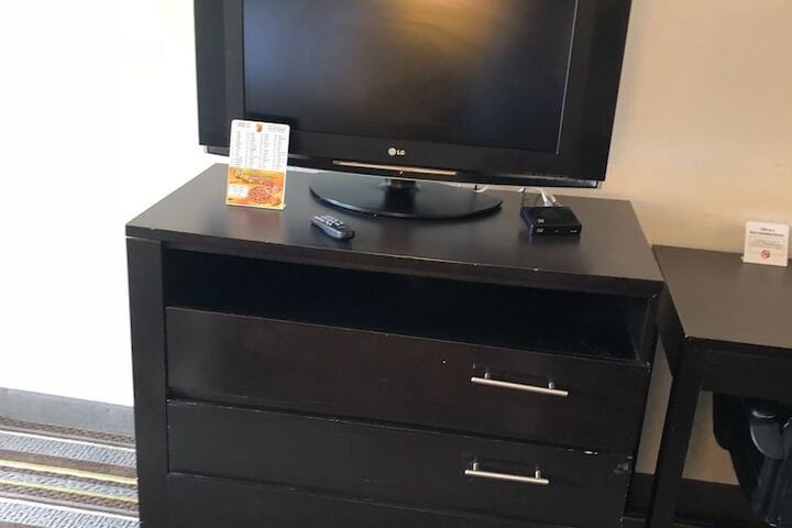 Room 12 of 34