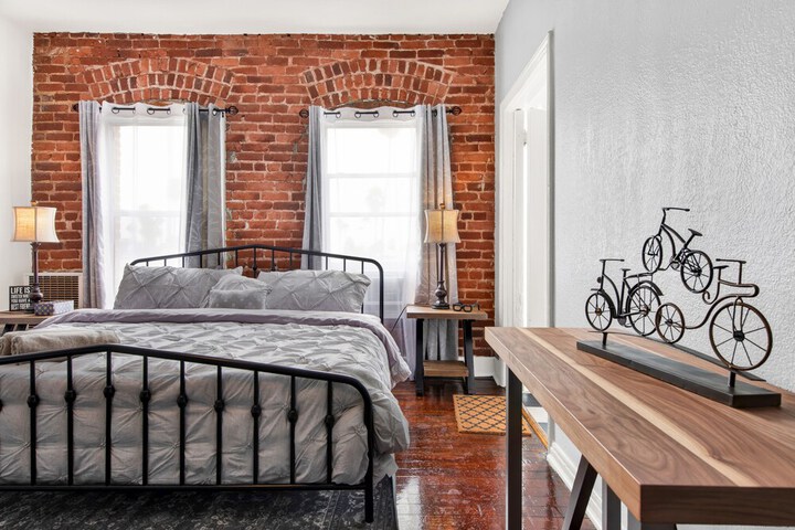 Room 20 of 29