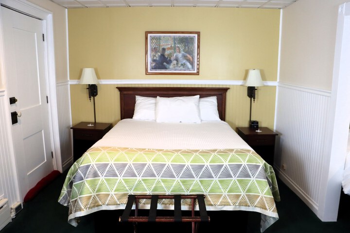 Maple Terrace Motel