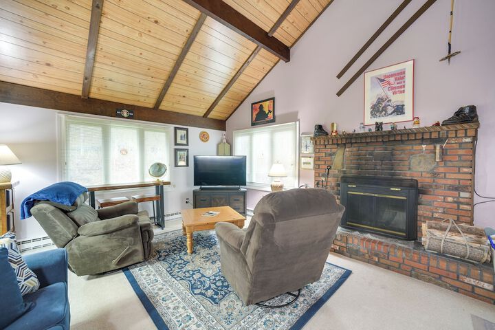 Hunter Hideaway w / Yard & Deck: 3 Mi to Ski Slopes
