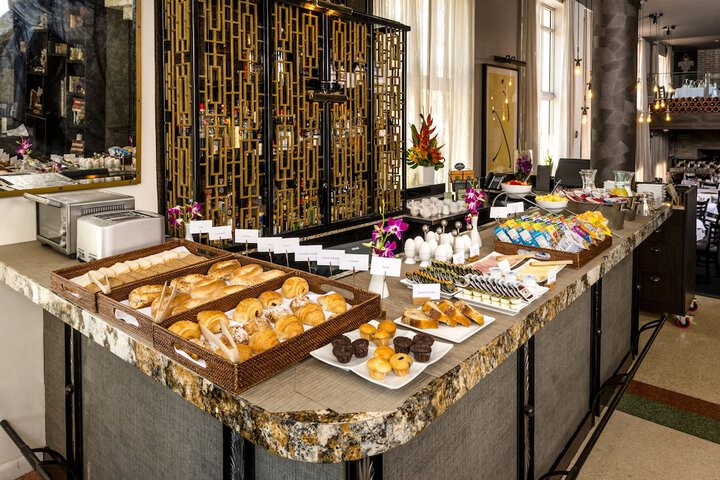 Breakfast/Coffee Service 128 of 136