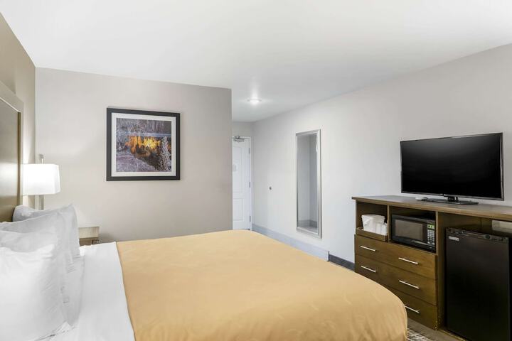 Room 28 of 36