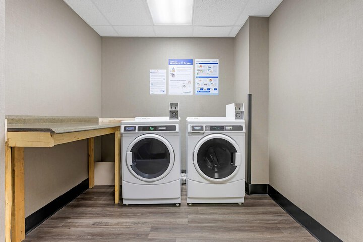 Quality Inn and Suites Oakville-Mississauga