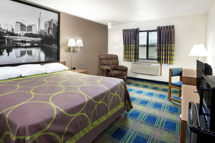 Room 15 of 17