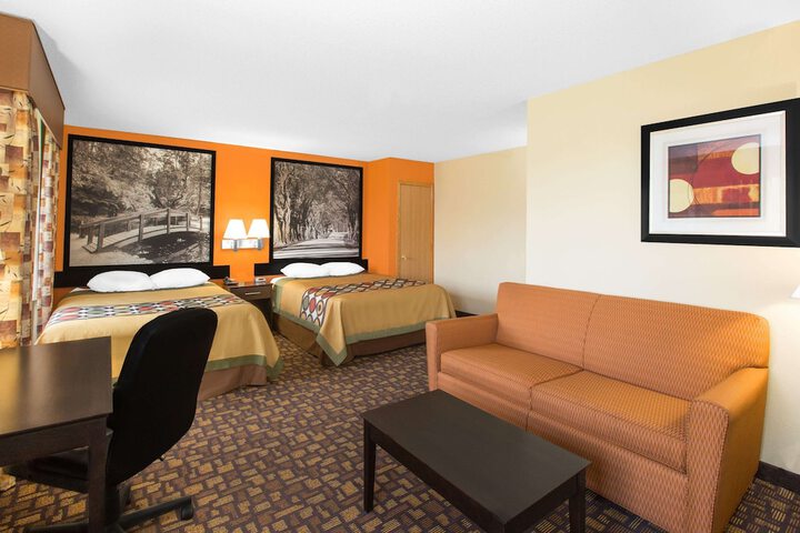 Room 11 of 16