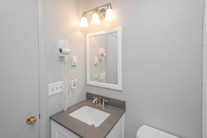 Room 16 of 27