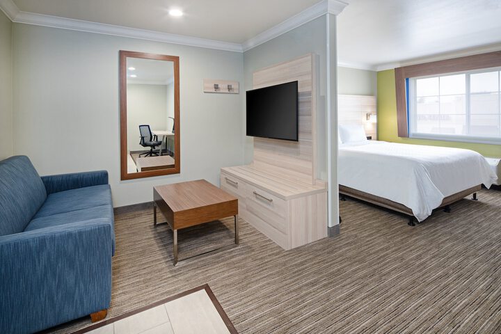 Room 15 of 27