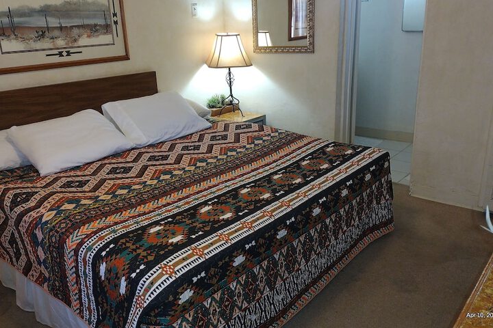 Room 7 of 8