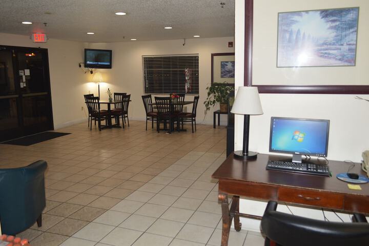 Business Center 67 of 74