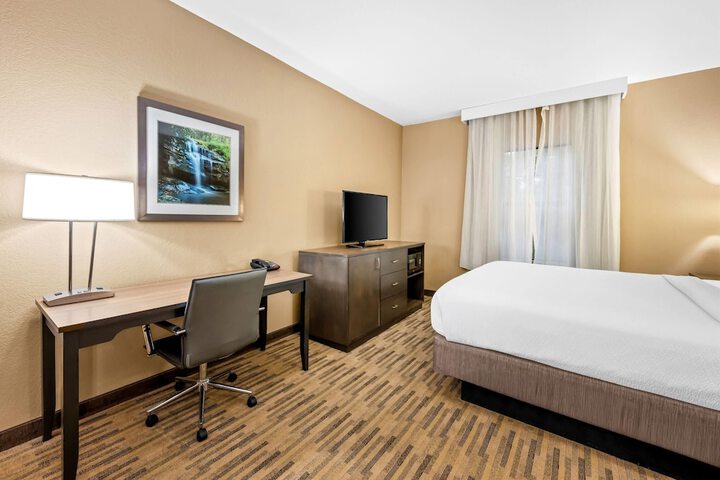 La Quinta Inn & Suites by Wyndham Boone University