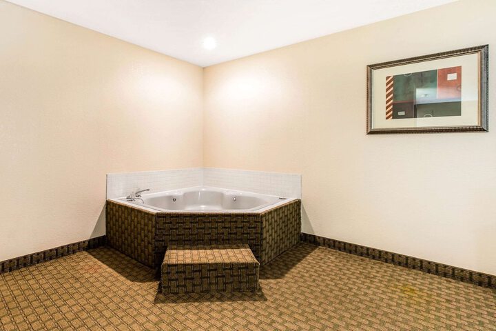 Room 21 of 46