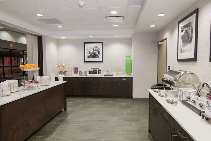 Hampton Inn & Suites Tulsa Downtown