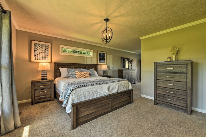 Riviera Paradise W / Private Dock! 4 Bedroom Home by RedAwning