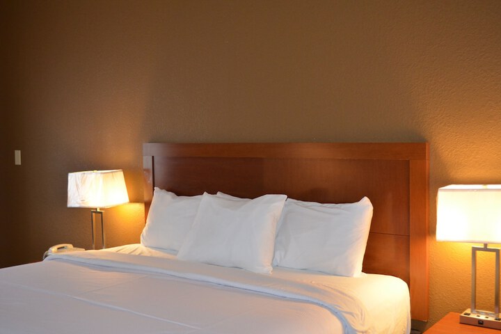 Room 14 of 28