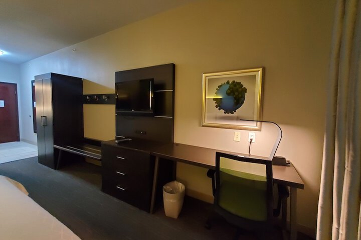 Holiday Inn Express Hotel & Suites Pearland by IHG
