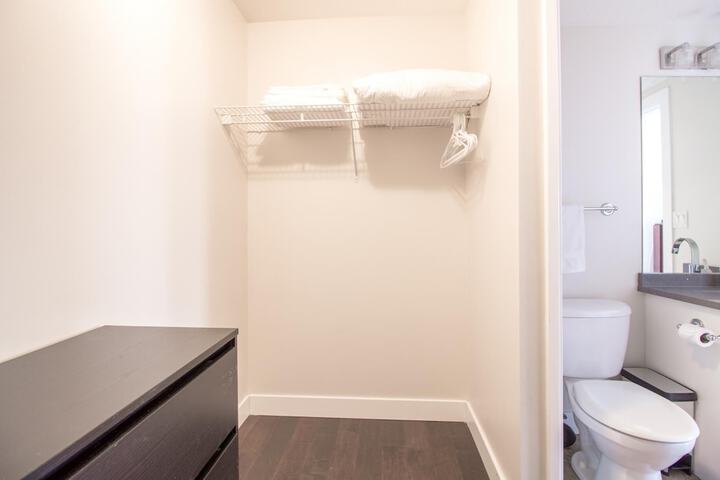 Room 7 of 17