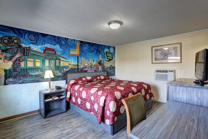 Room 15 of 25