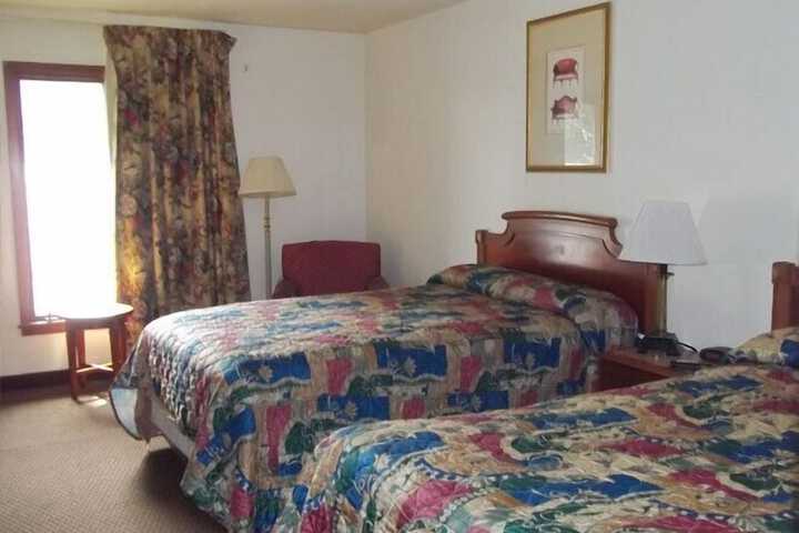 Room 5 of 6
