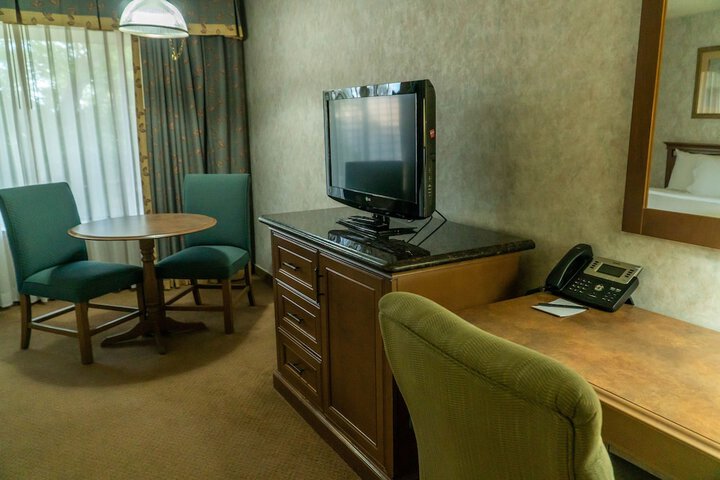 Room 34 of 73