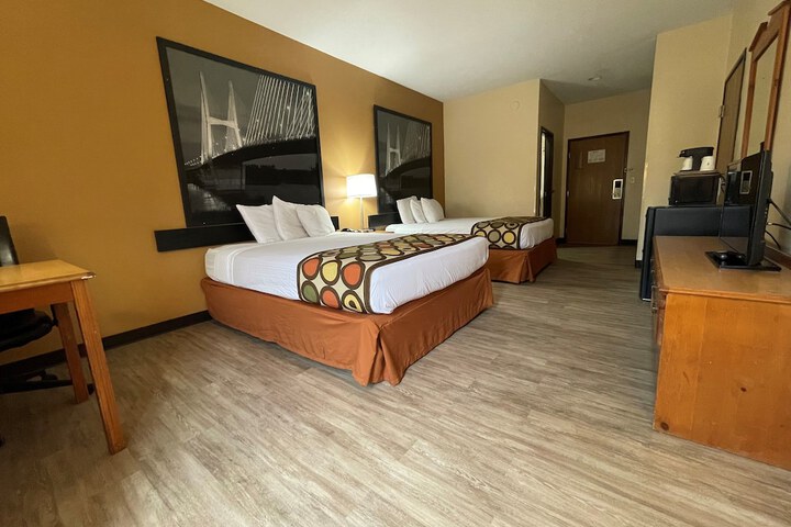 Room 11 of 21
