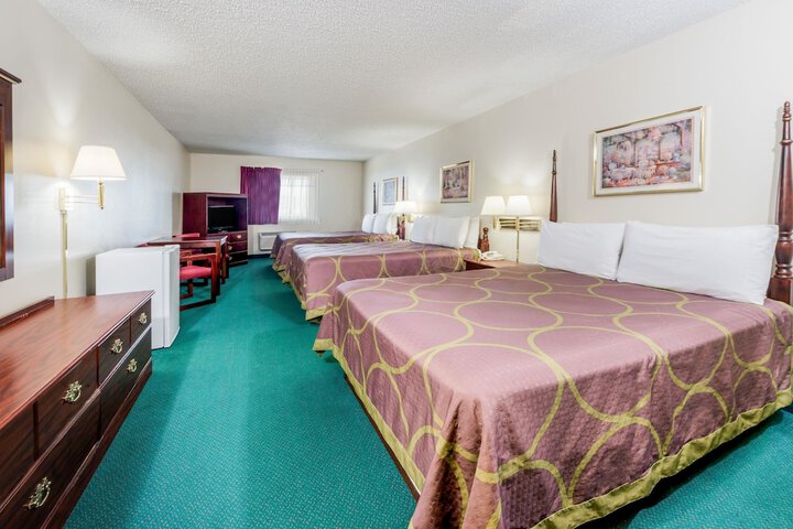 Room 4 of 14