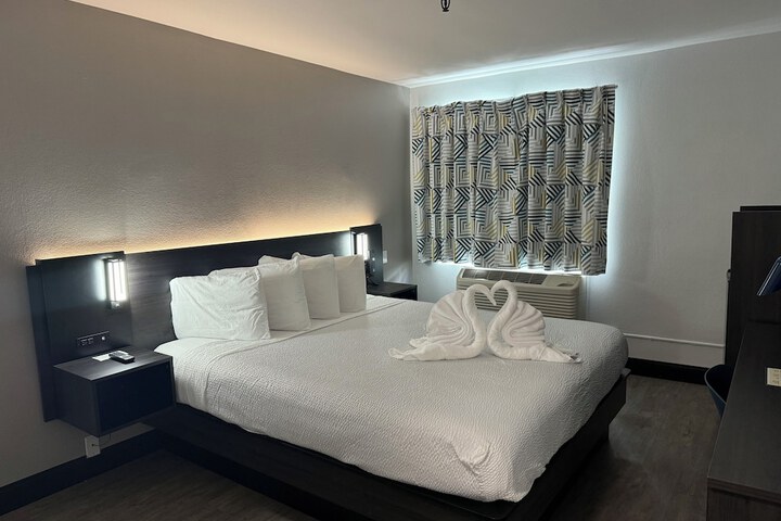 Room 19 of 33
