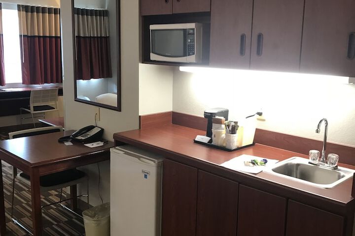 Microtel Inn & Suites by Wyndham Urbandale / Des Moines