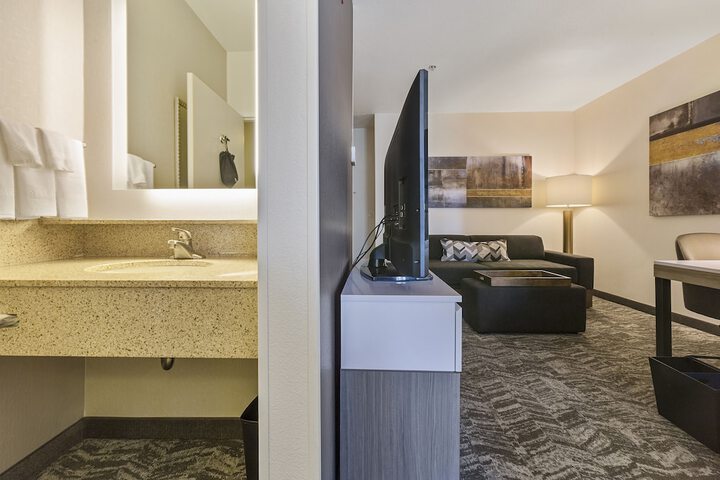 Room 10 of 25