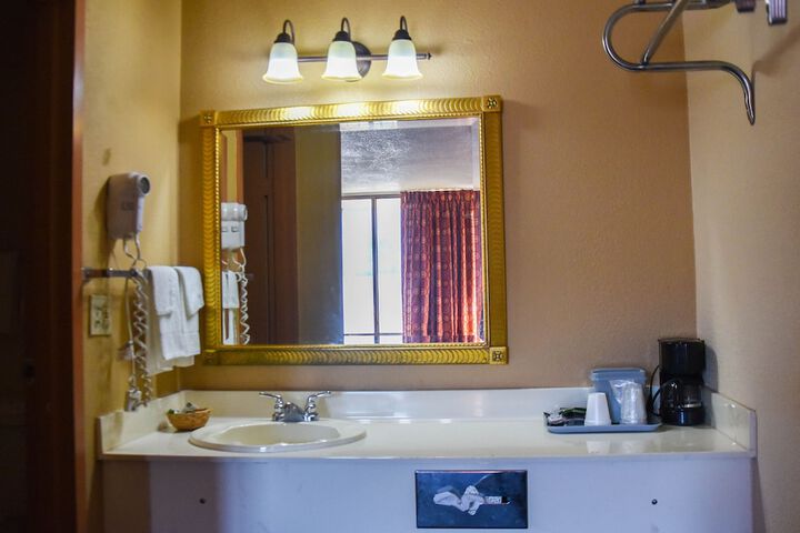 Room 40 of 46