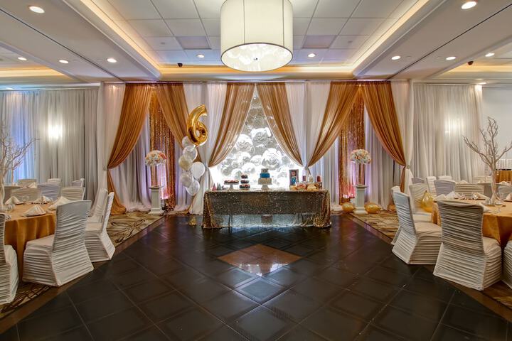 Ballroom/Hall 44 of 48
