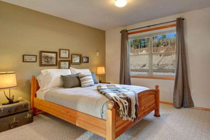 Prospectors Bend - Two Bedroom Home with Hot Tub